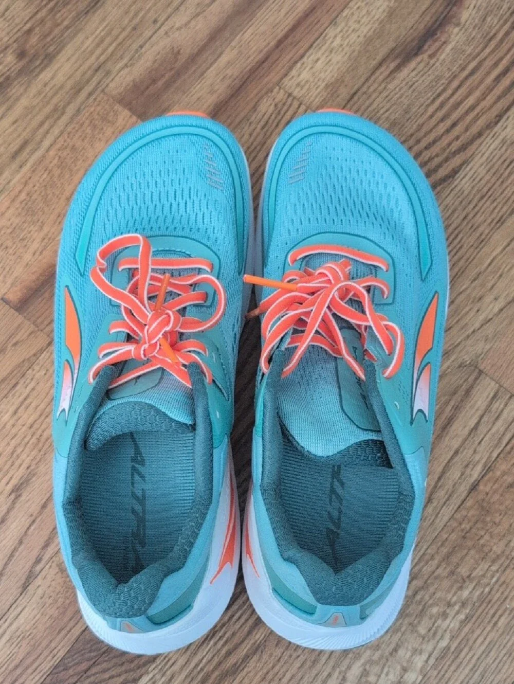 Altra Women's Teal Athletic Shoes with Orange Accents NWOT - Picture 3 of 5